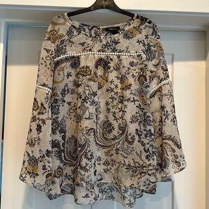 Autumn Neutral colored flounce top